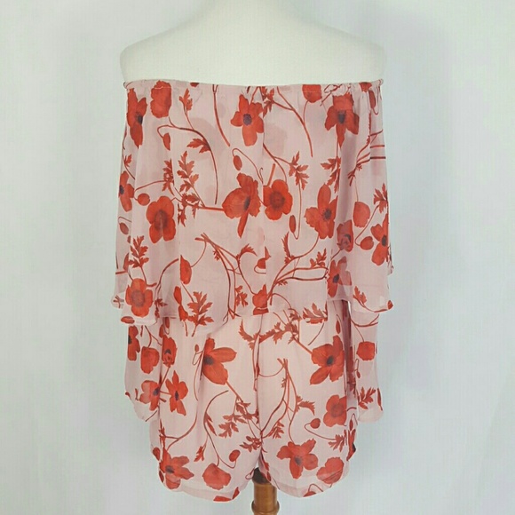 ⤵Missguided Floral Off The Shoulder Romper 6 NWT - Picture 7 of 7